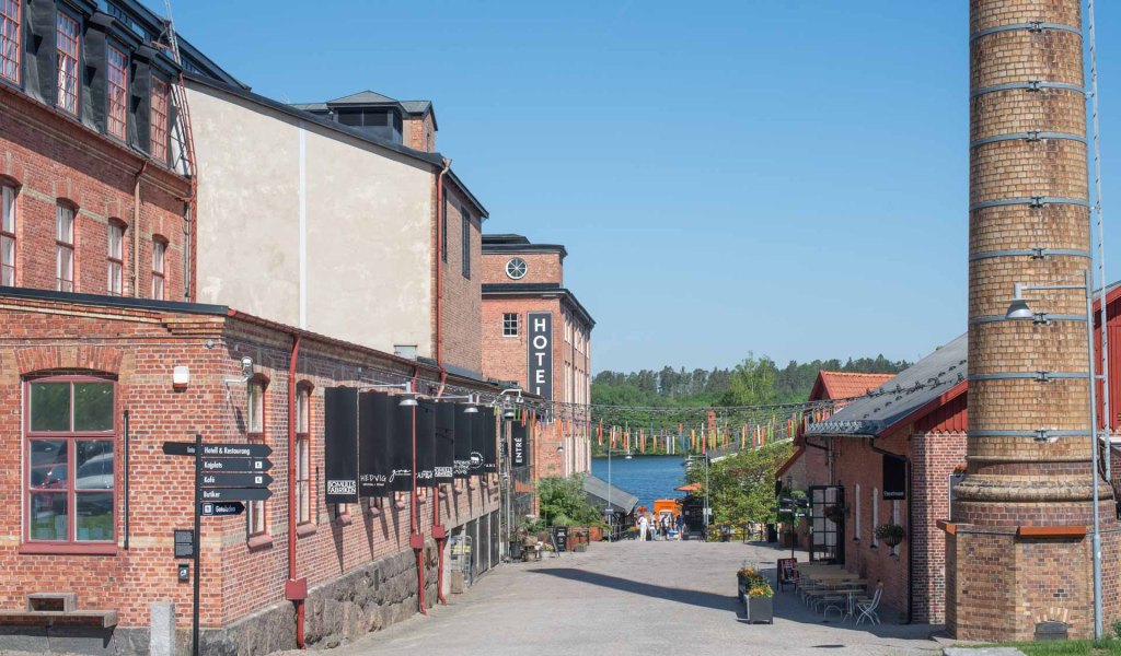 Vandring längs Gotaleden och vi firar 70-åringar på Nääs&nbsp;fabriker.