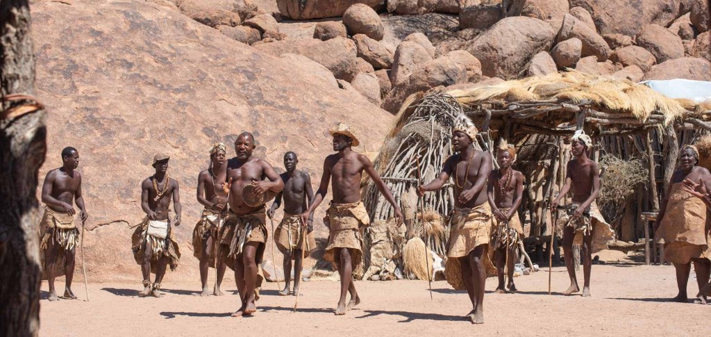 Damaraland och hällristningarna vid&nbsp;Twyfelfontein.