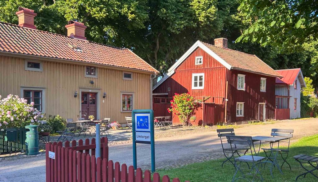 Kvällspromenad i Gamla staden,&nbsp;Lidköping.
